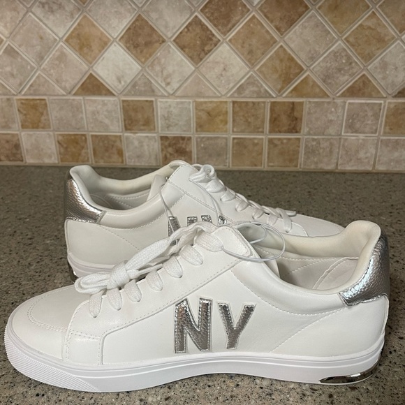 DKNY Women’s Size 8 Abeni Lace up White and Silver Sneakers - Picture 4 of 9